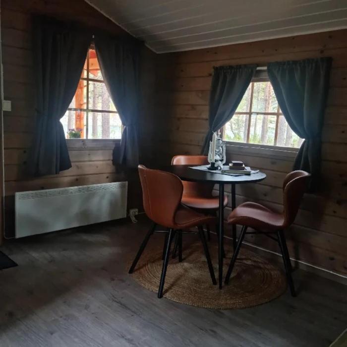 Torfoss Gard, Hytte Utleie, Campingvogn Og Bobil Plasser Potka Zewnętrze zdjęcie